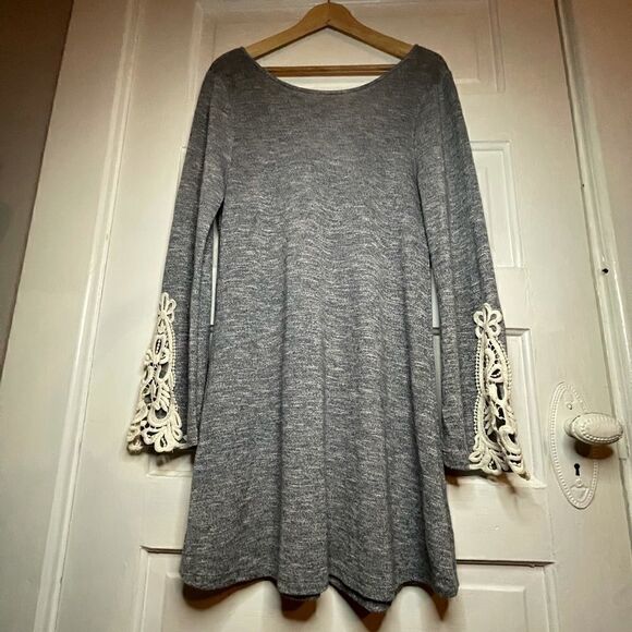 Hayden Dress w/ Lace Sleeve Detail and Cross Back - Picture 3 of 9